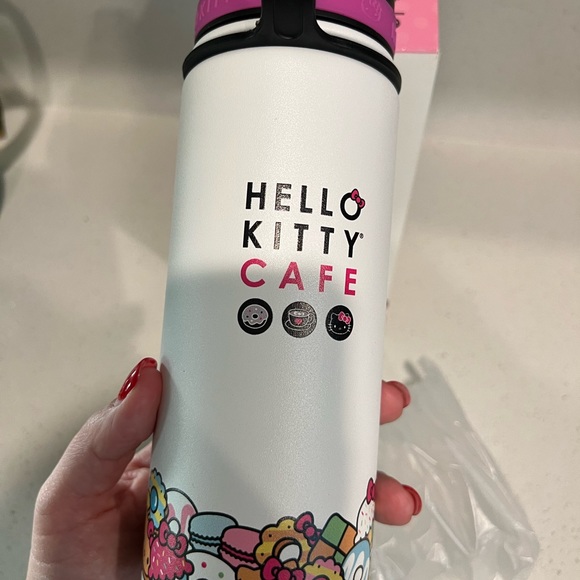 NWT Hello Kitty Cafe hydroflask type waterbottle - Picture 10 of 12